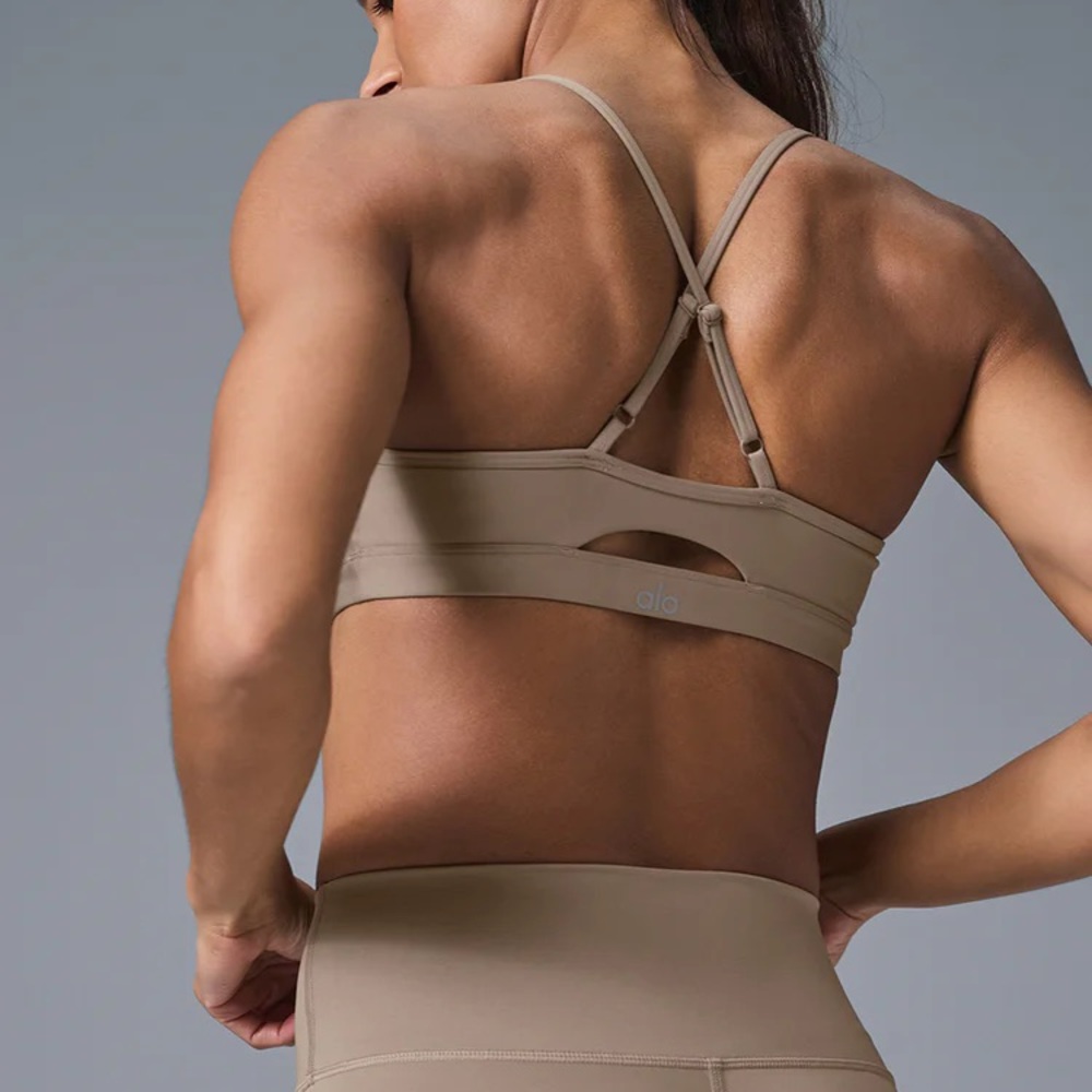 Alo Yoga Airlift Intrigue Bra - Picture 2 of 5